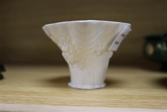 A Chinese blanc de chine libation cup